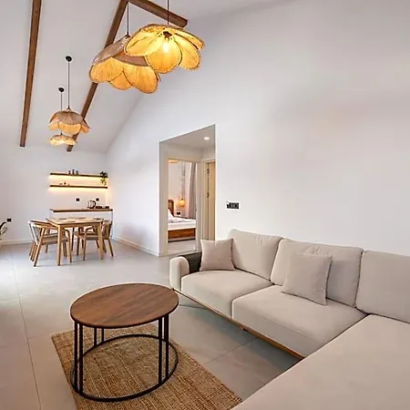 Rota Kilidonia Karaoez Suites&villas *