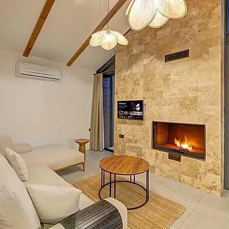 Rota Kilidonia Karaoez Suites&villas