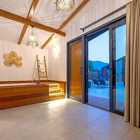 Rota Kilidonia Karaoez Suites&villas