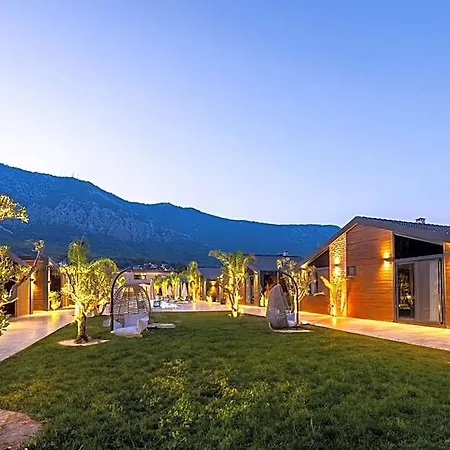 Rota Kilidonia Karaoez Suites&villas *
